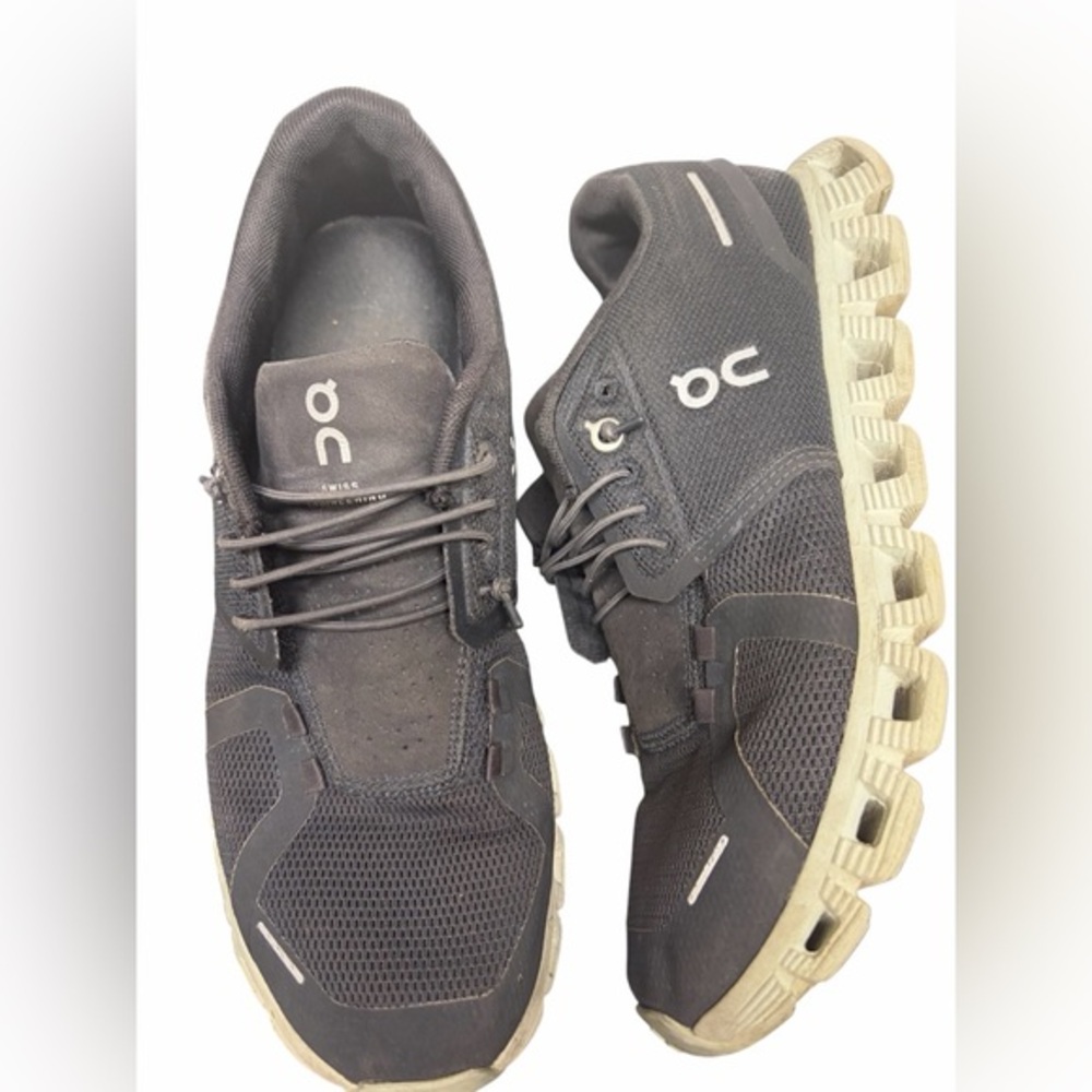 On Running Men's Black and White Athletic Shoes